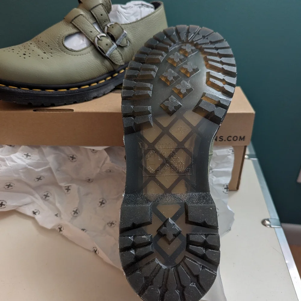 Dr. Martens 8065 Mary Jane Virginia Leather Shoes - Picture 5 of 6